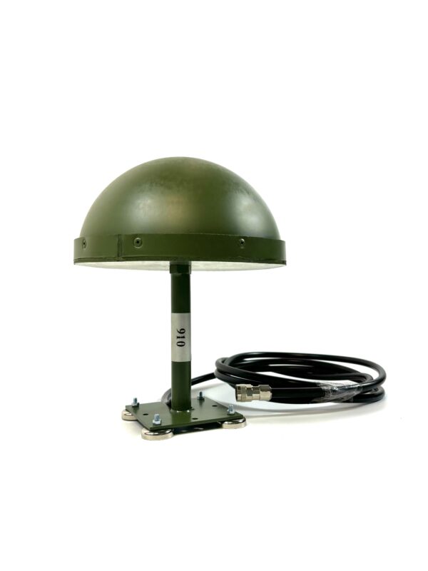 Protected antenna 900