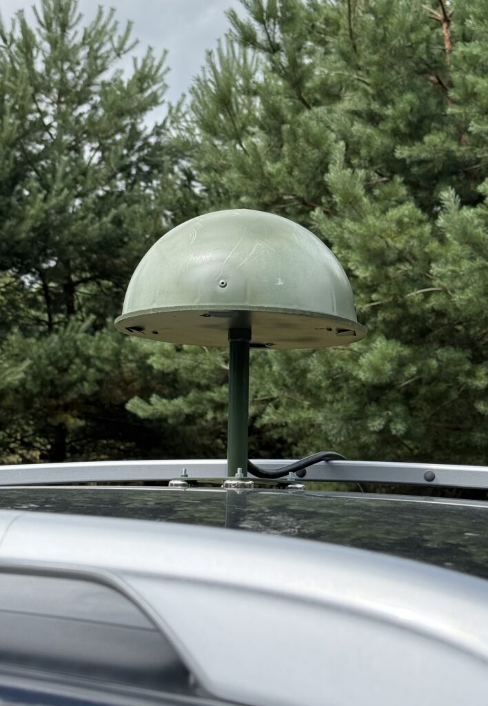 Protected antenna 900